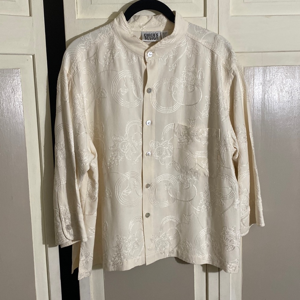 Chicos design, size 3 cream colored top with tonal embroidery